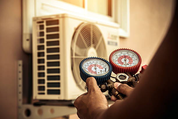 Professional Hvac technician working in Novato, CA